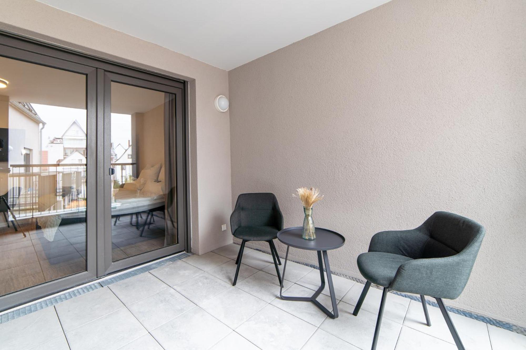 Zentrahome - Balkon Outlet Zentral Smarttv Business Metzingen  Exterior foto